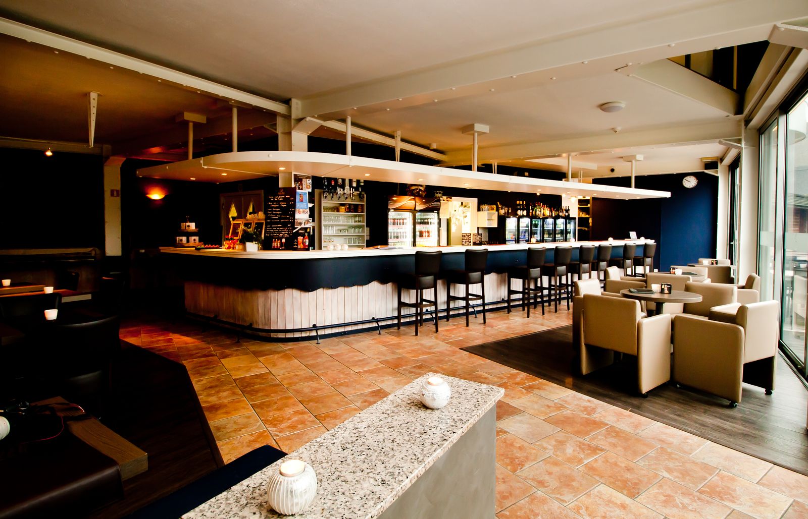 Bar en bistro van Saunate